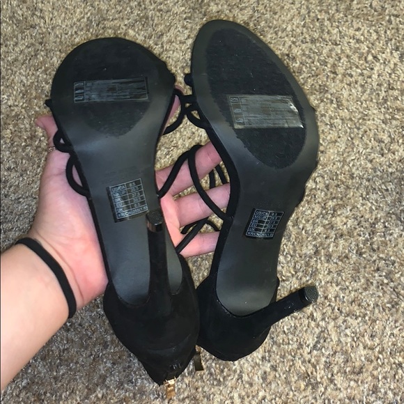 Heels - Picture 4 of 4